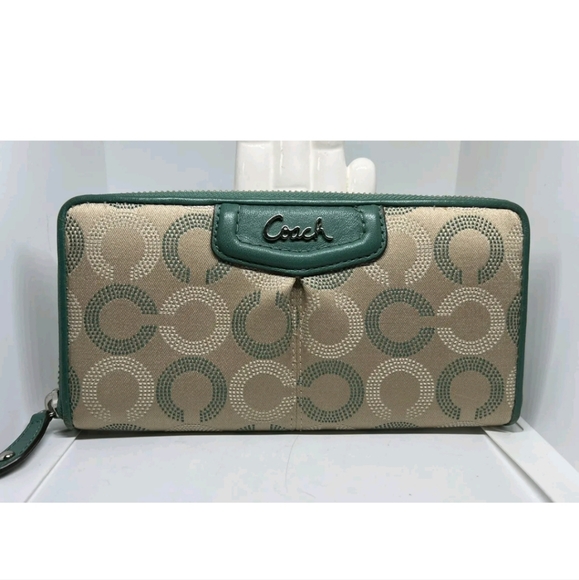 Coach Handbags - Coach wallet